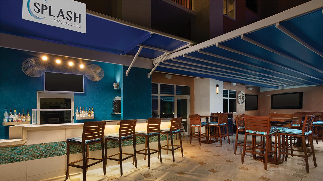 Splash 泳池酒吧和烧烤餐厅
